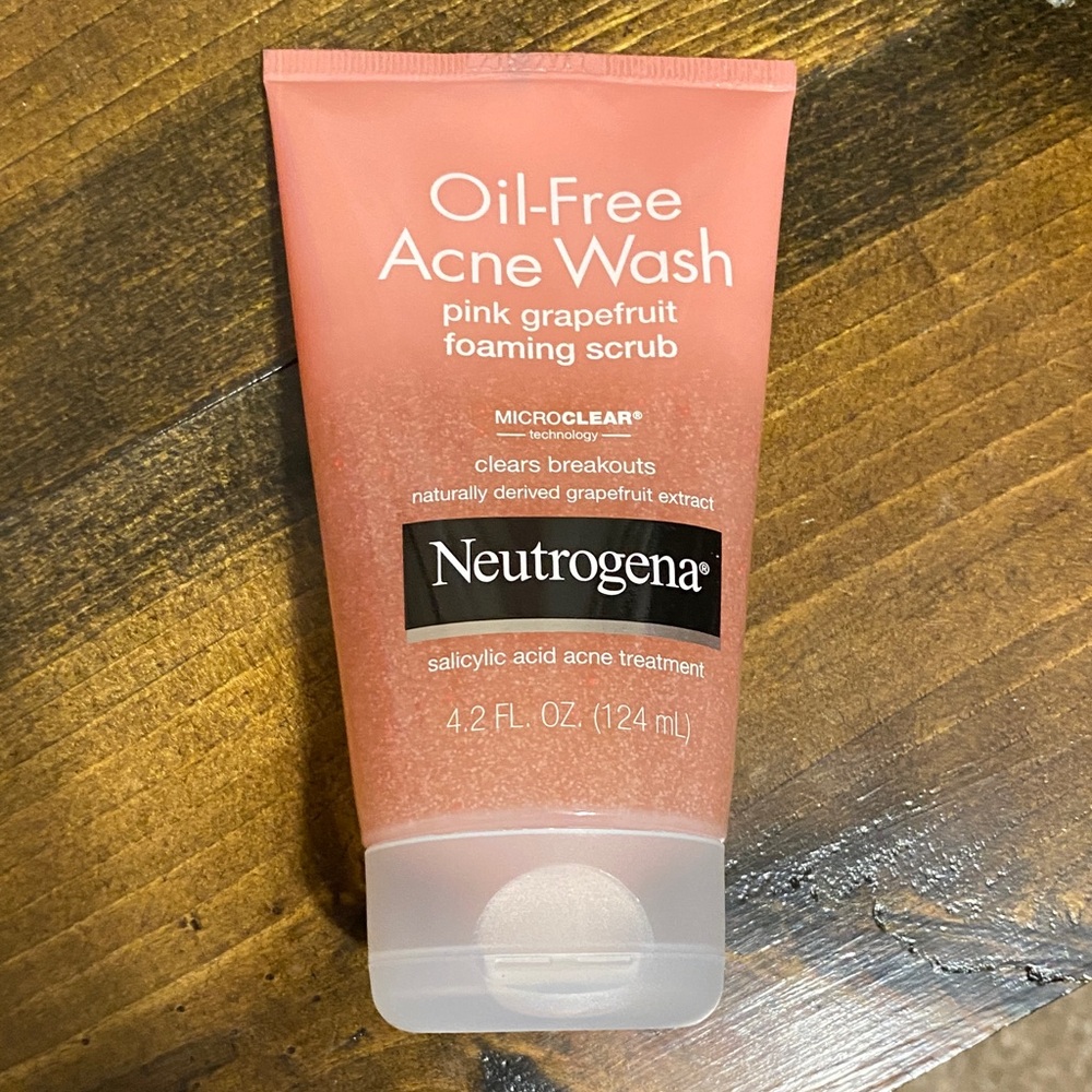 Neutrogena Pink Grapefruit Foaming Scrub